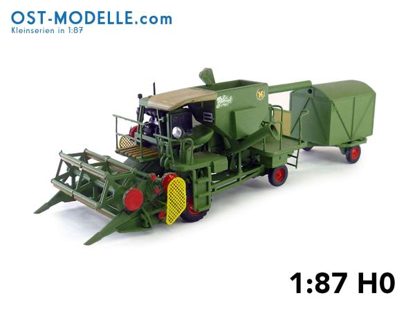 Mähdrescher E175 mit Spreuwagen oxidgrün